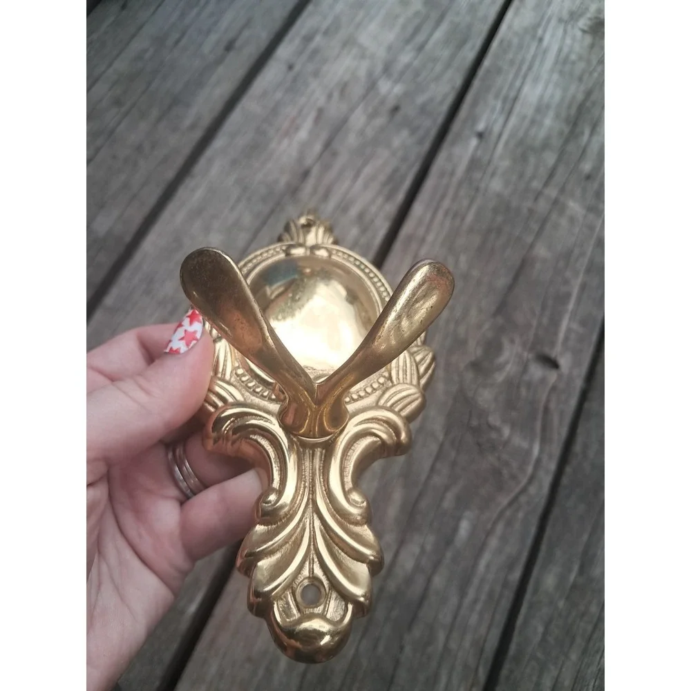 Sargent Gold Brass Ornate Wall Hook Decorative Coat Hat Holder 6 1/2 in J21